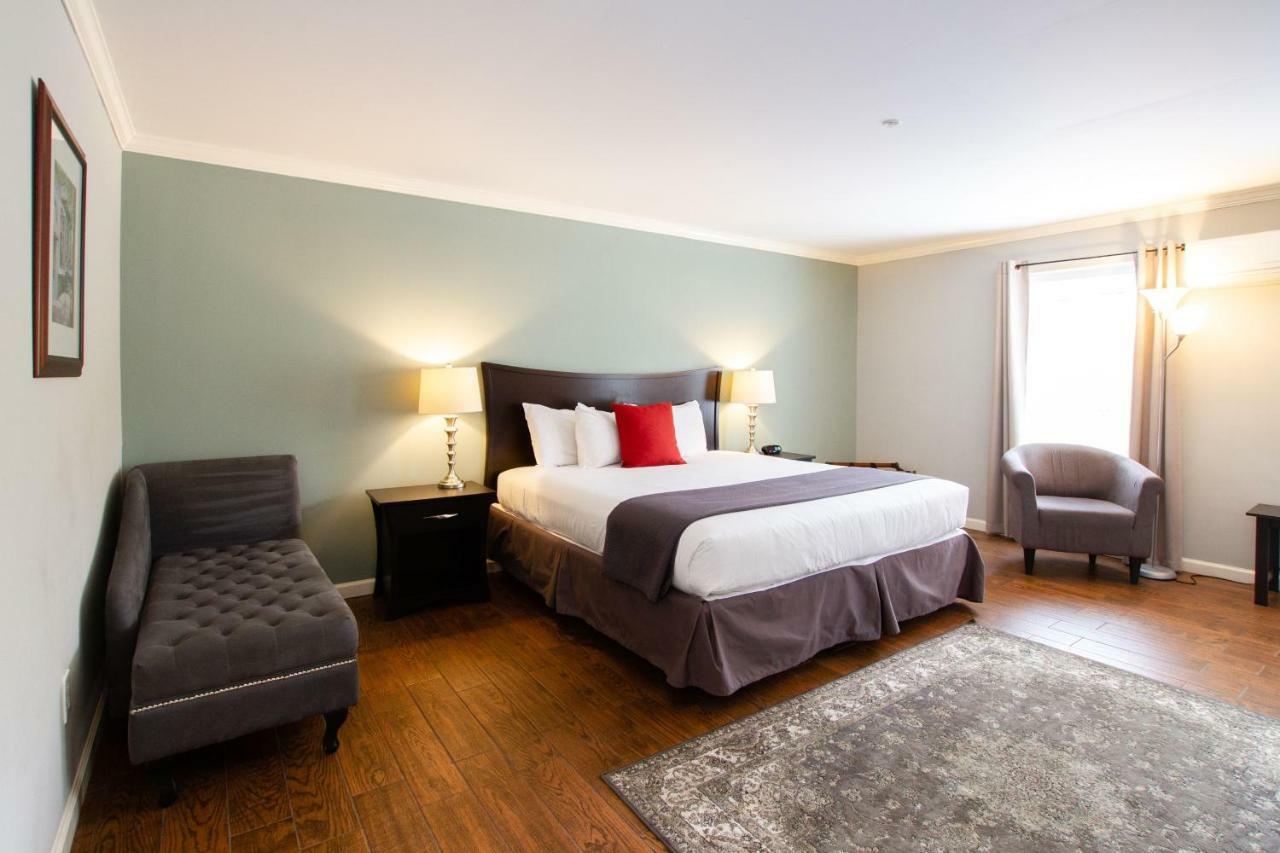 The Dahlonega Square Hotel & Villas Eksteriør bilde