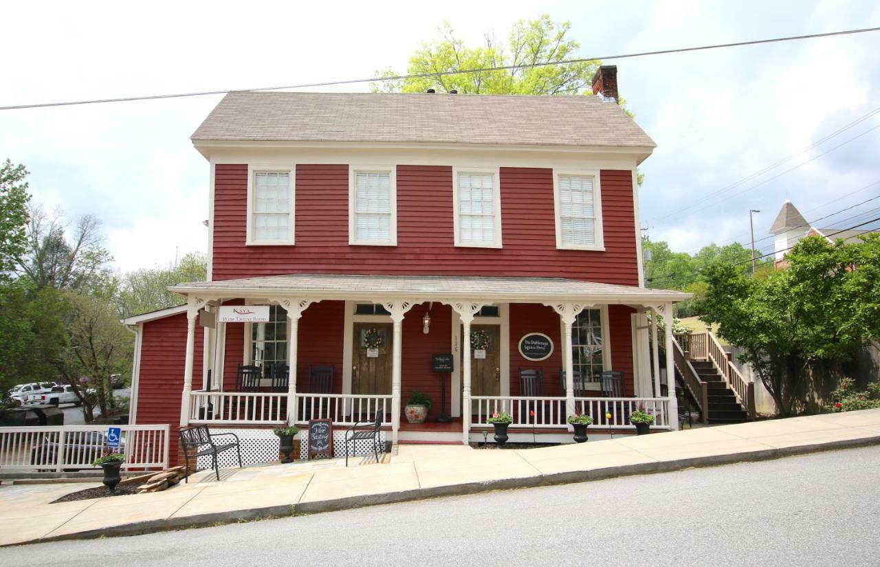 The Dahlonega Square Hotel & Villas Eksteriør bilde